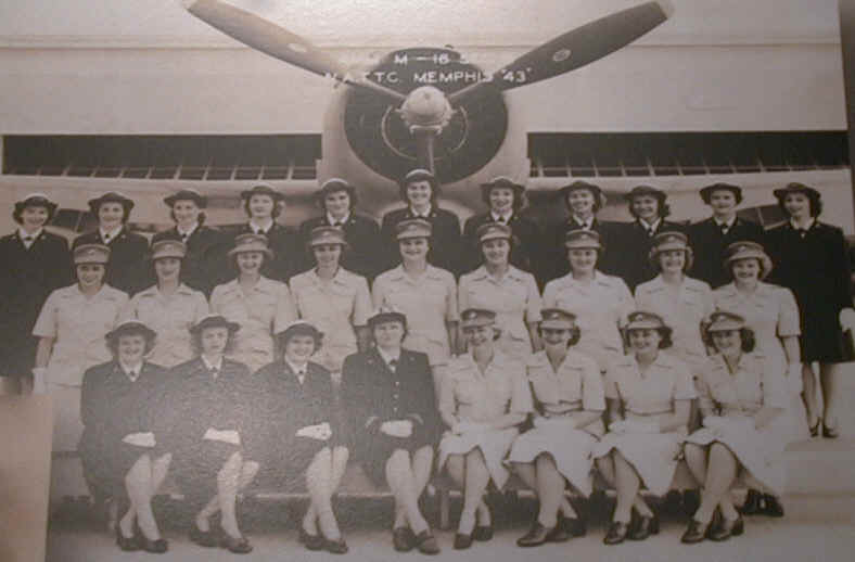Momclasspic.jpg (627920 bytes)